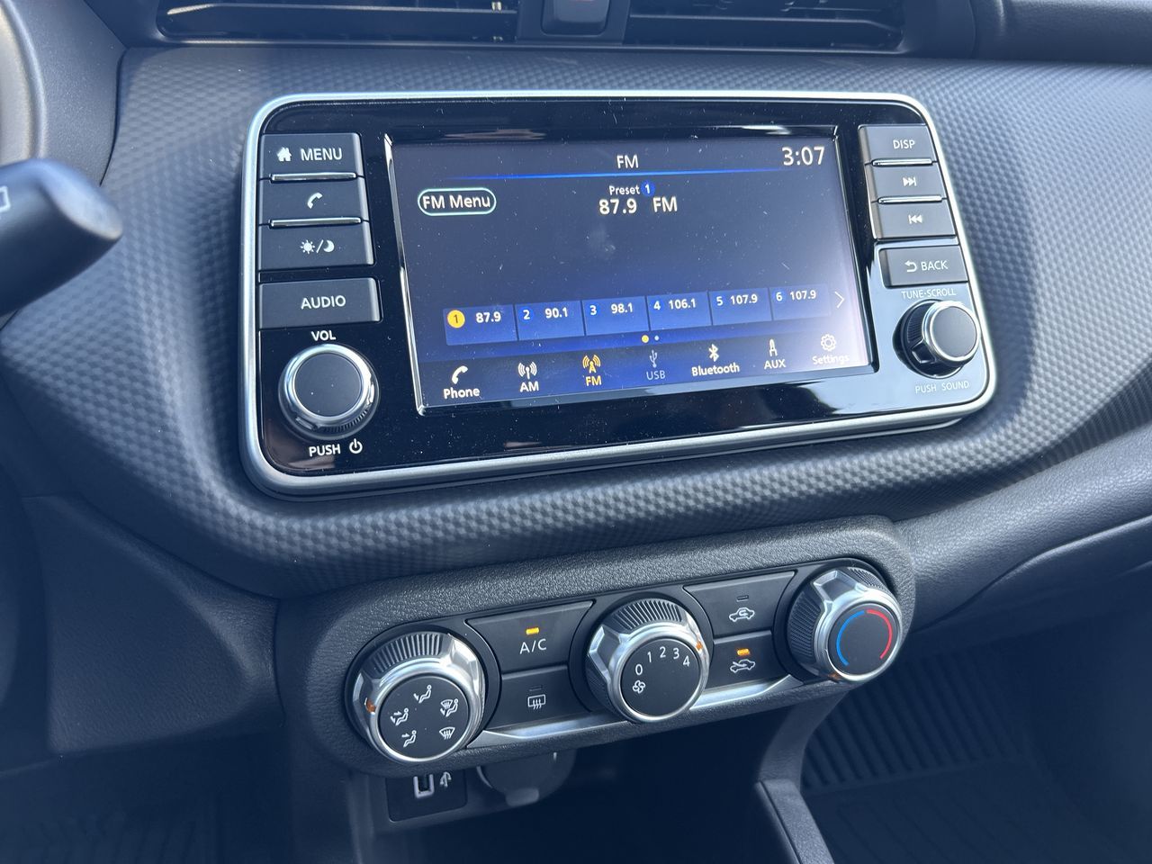 2025 Nissan Kicks Play in Vancouver, British Columbia