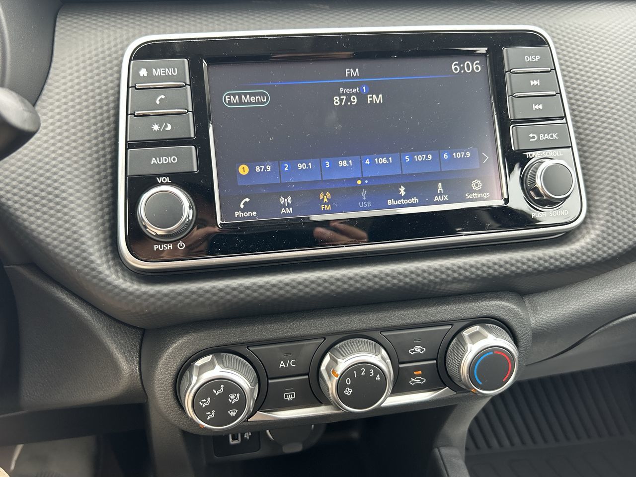 2025 Nissan Kicks Play in Vancouver, British Columbia