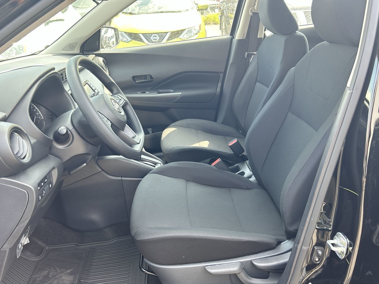 2025 Nissan Kicks Play