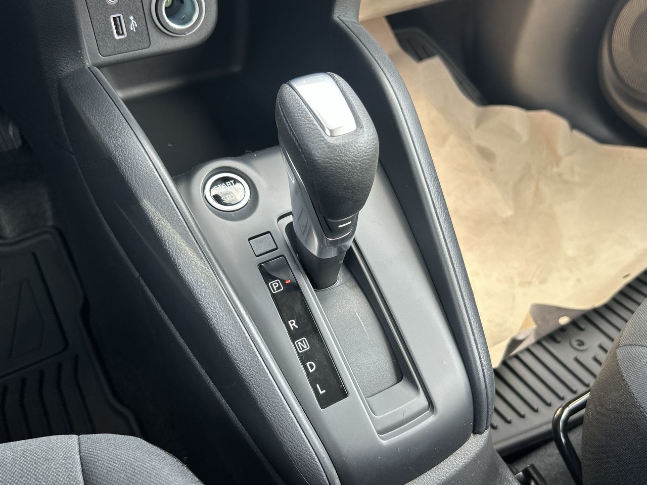 2025 Nissan Kicks Play