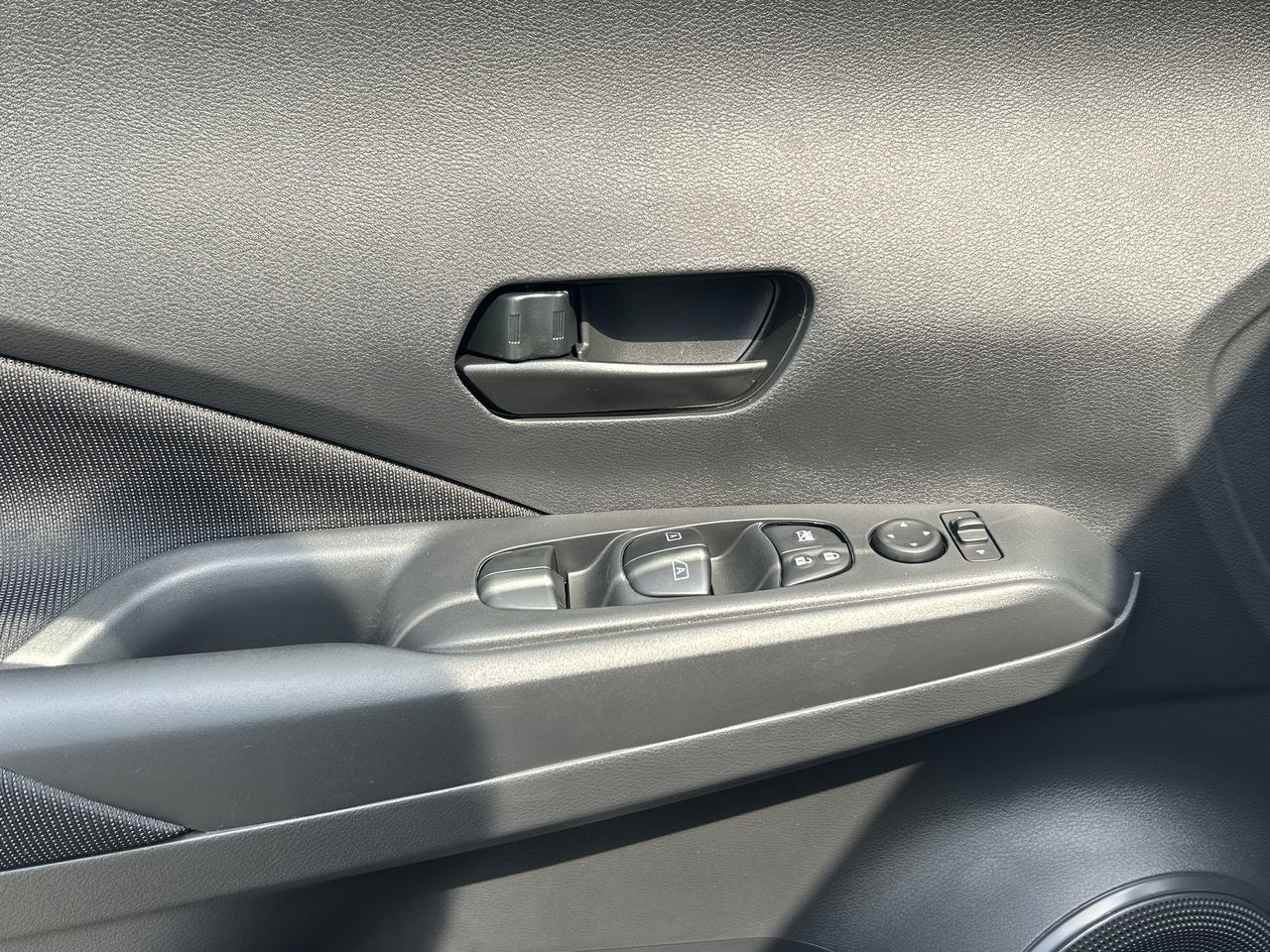 2025 Nissan Kicks Play