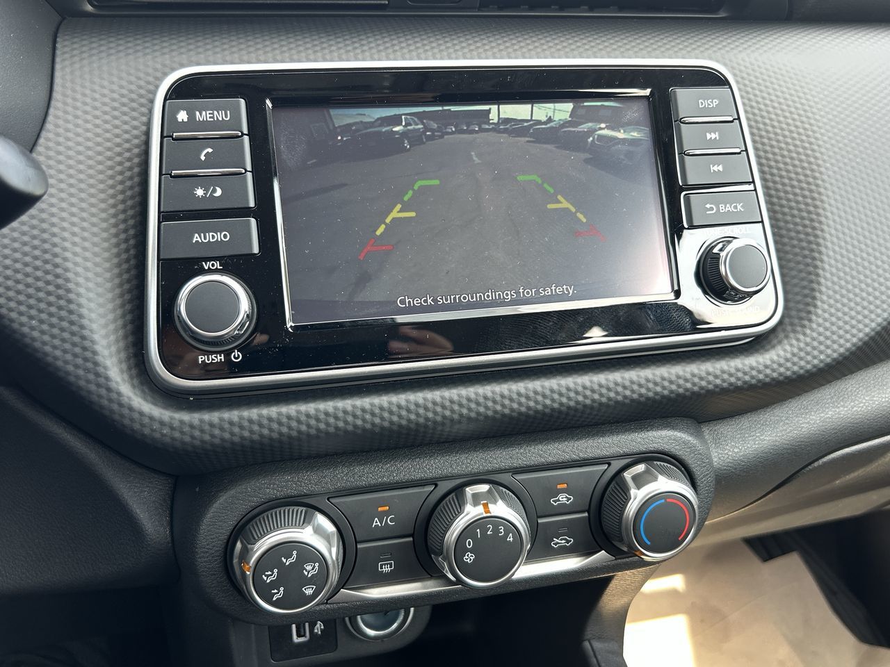 2025 Nissan Kicks Play