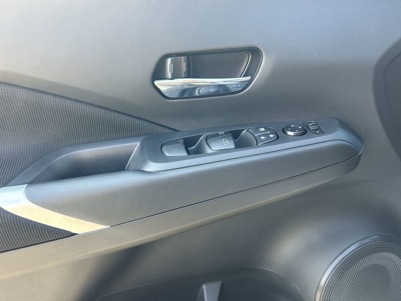 2025 Nissan Kicks Play