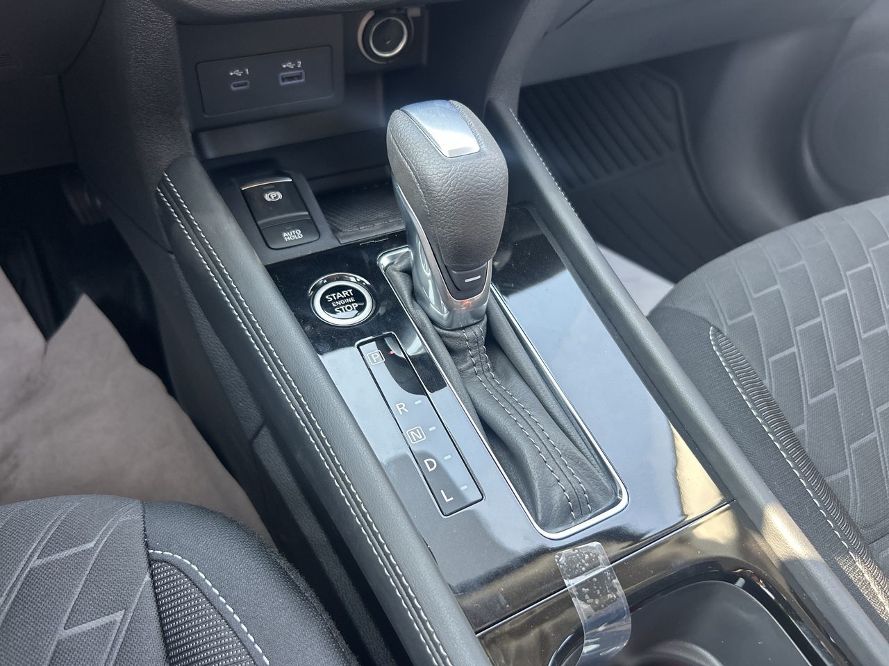 2025 Nissan Kicks Play