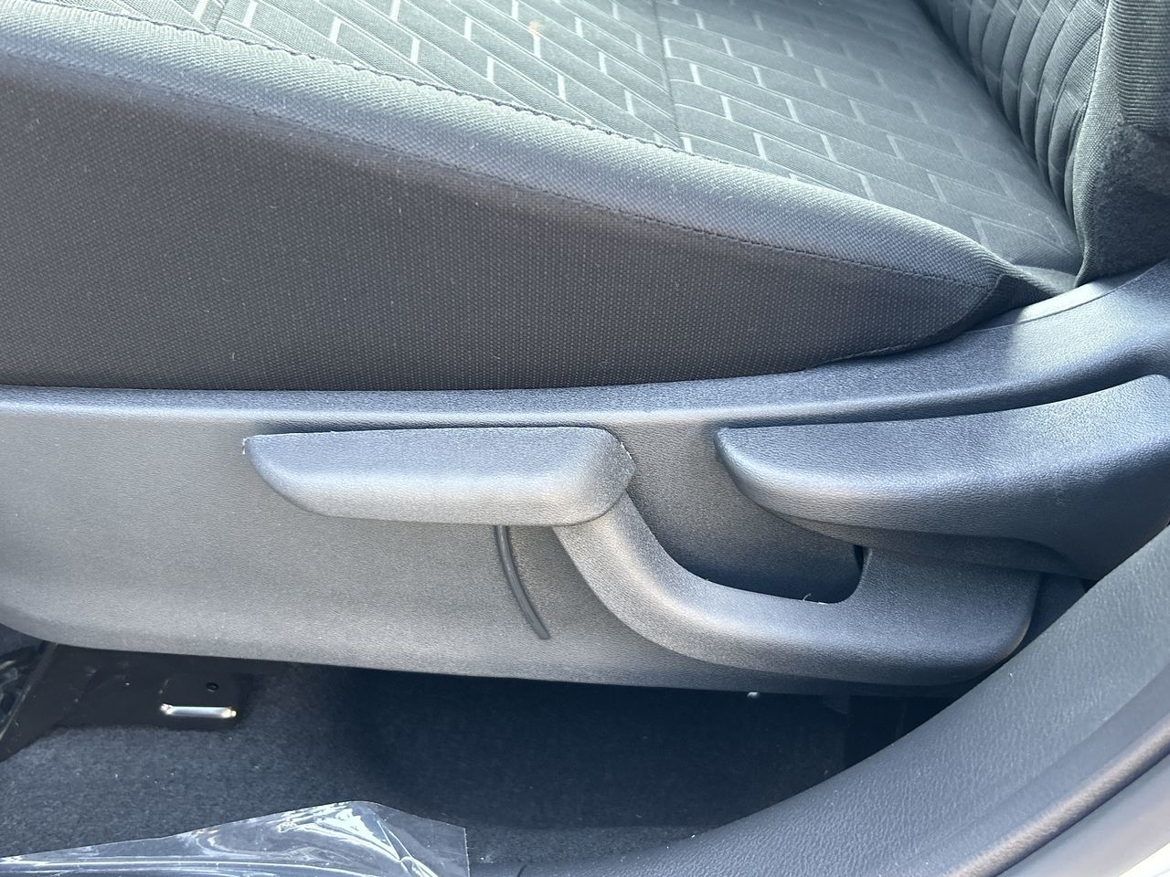 2025 Nissan Kicks Play