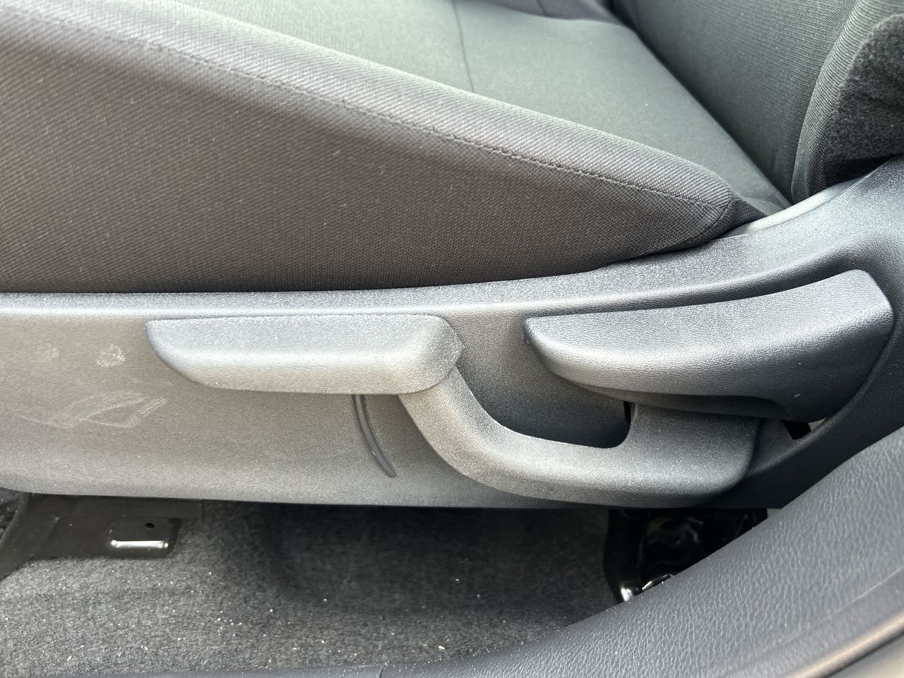 2025 Nissan Kicks Play