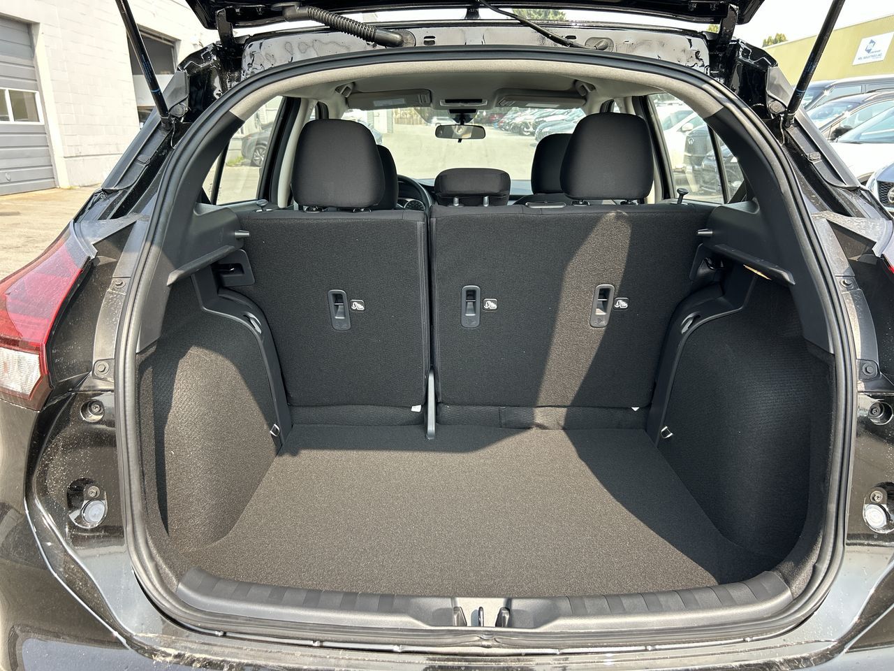 2025 Nissan Kicks Play