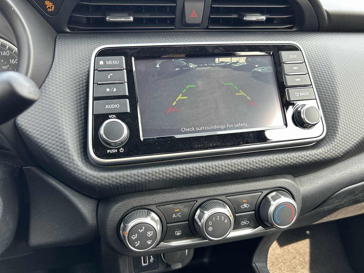 2025 Nissan Kicks Play