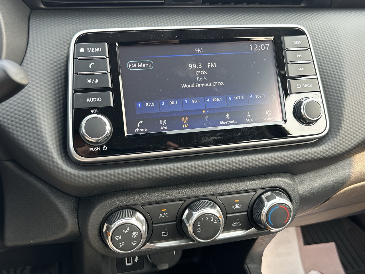 2025 Nissan Kicks Play