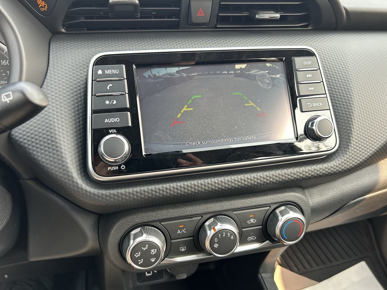 2025 Nissan Kicks Play