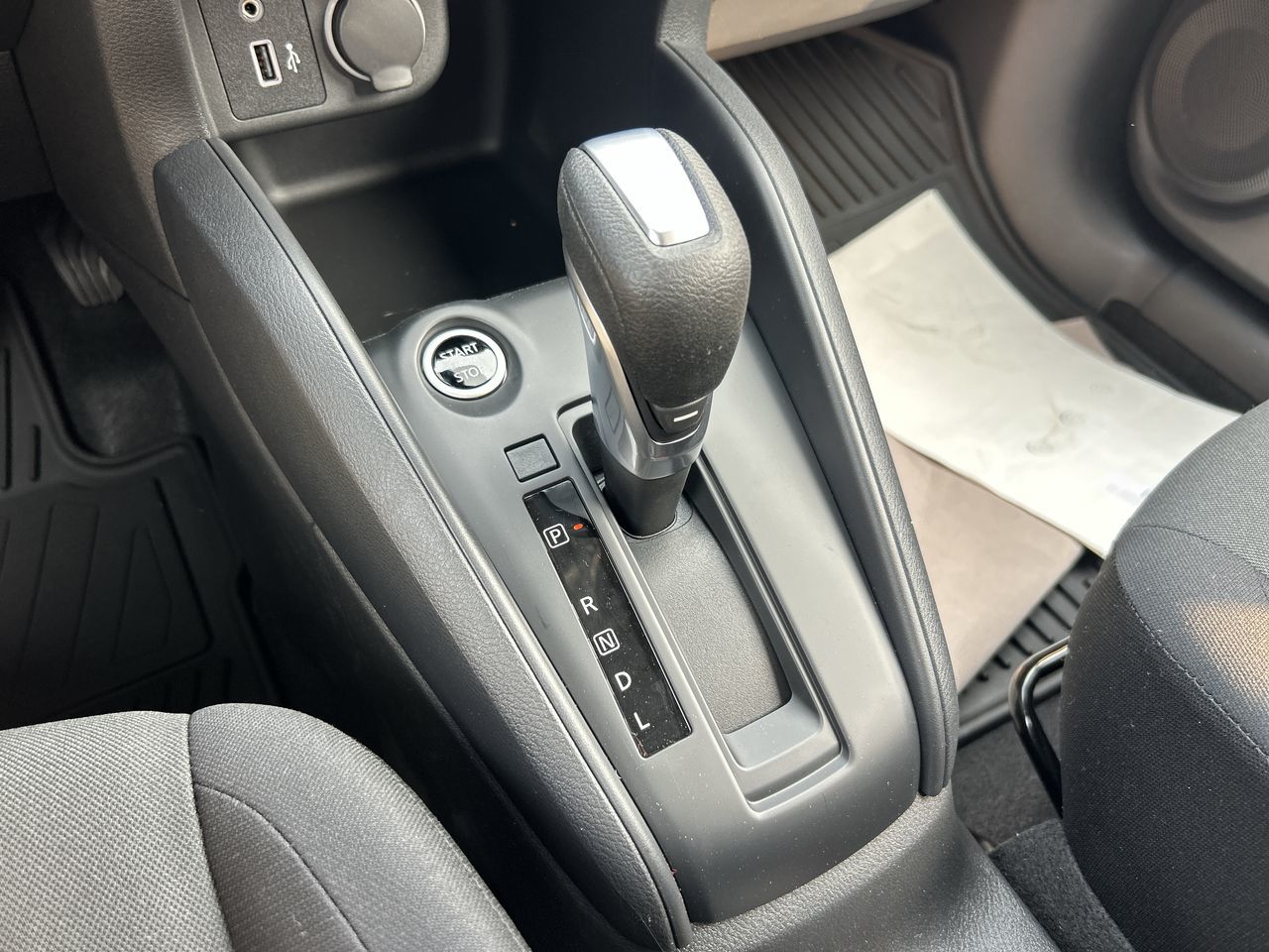 2025 Nissan Kicks Play