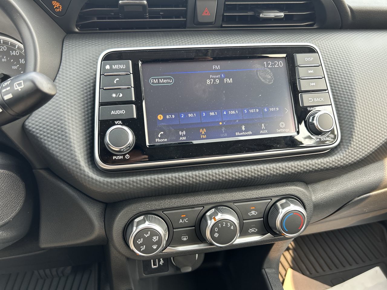 2025 Nissan Kicks Play