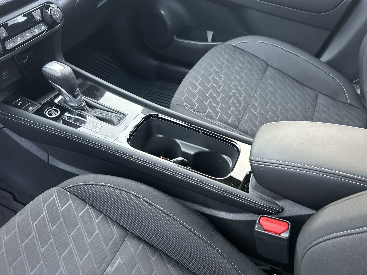 2025 Nissan Kicks Play in Vancouver, British Columbia