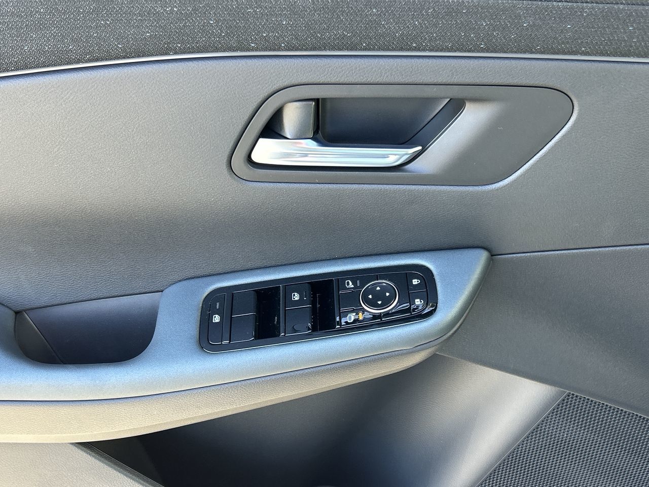 2026 Nissan LEAF