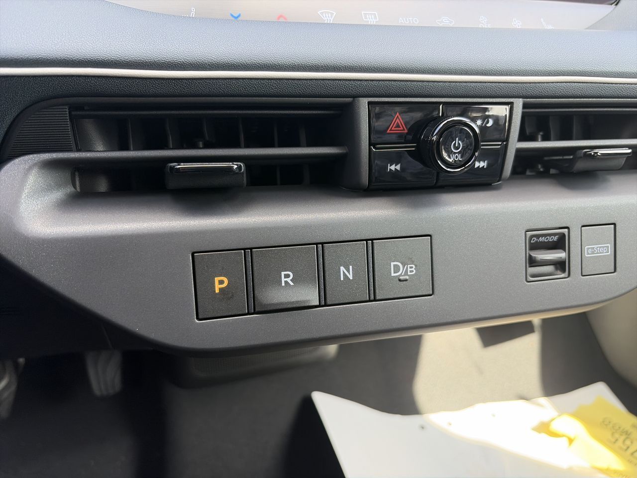 2027 Nissan LEAF