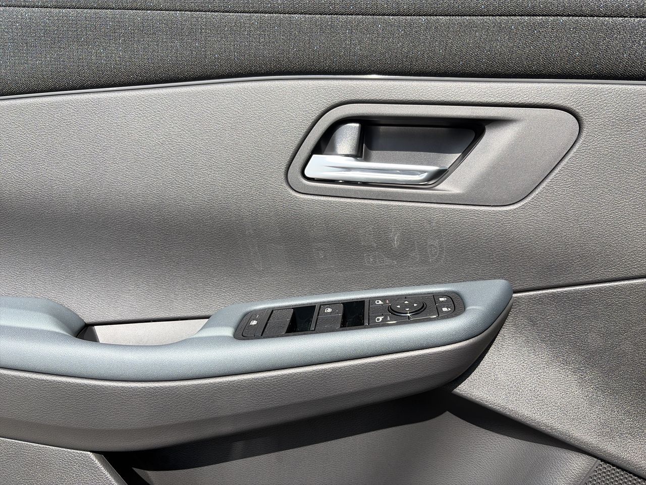 2027 Nissan LEAF