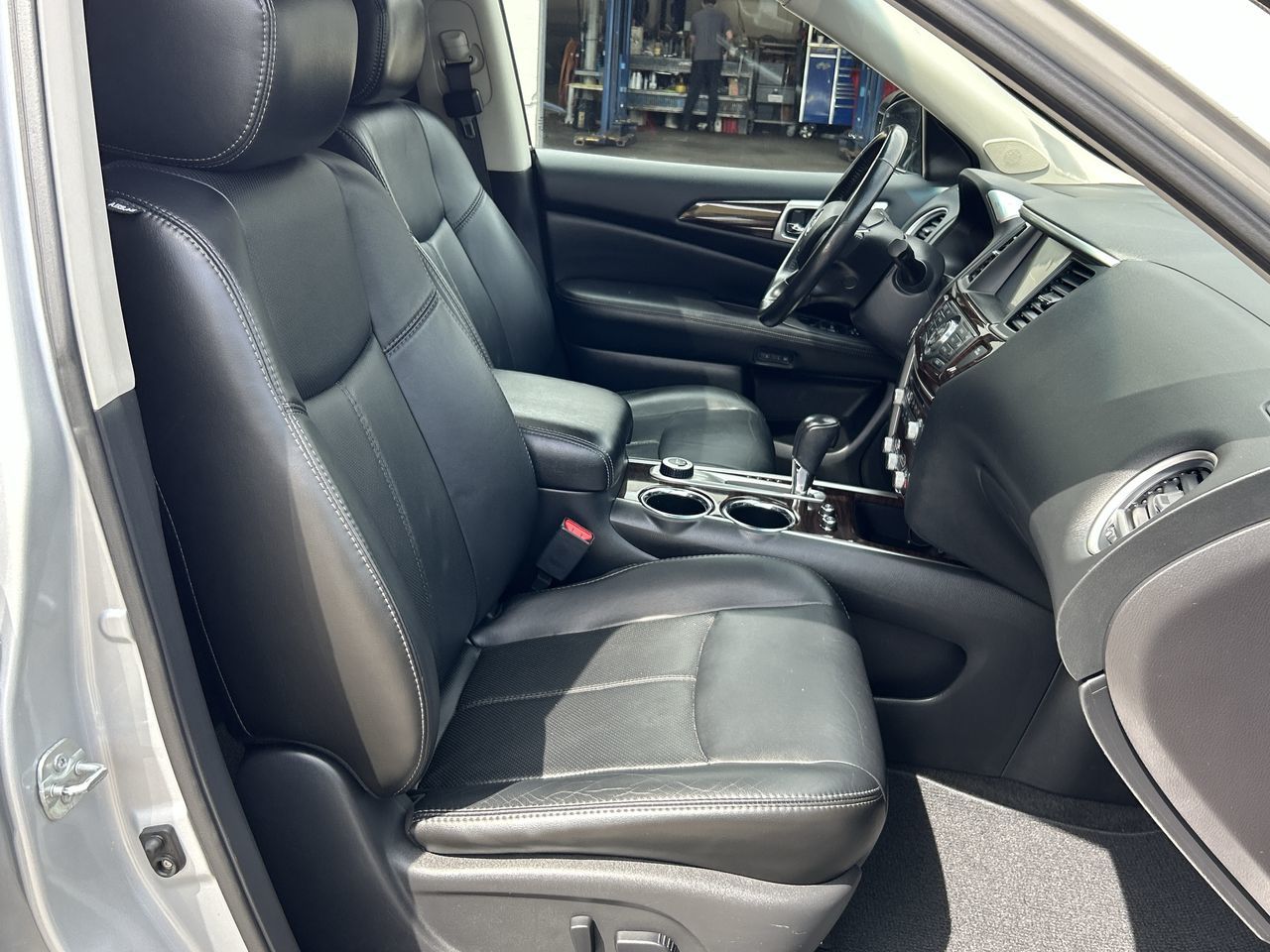 2014 Nissan PATHFINDER HYBRID in Vancouver, British Columbia