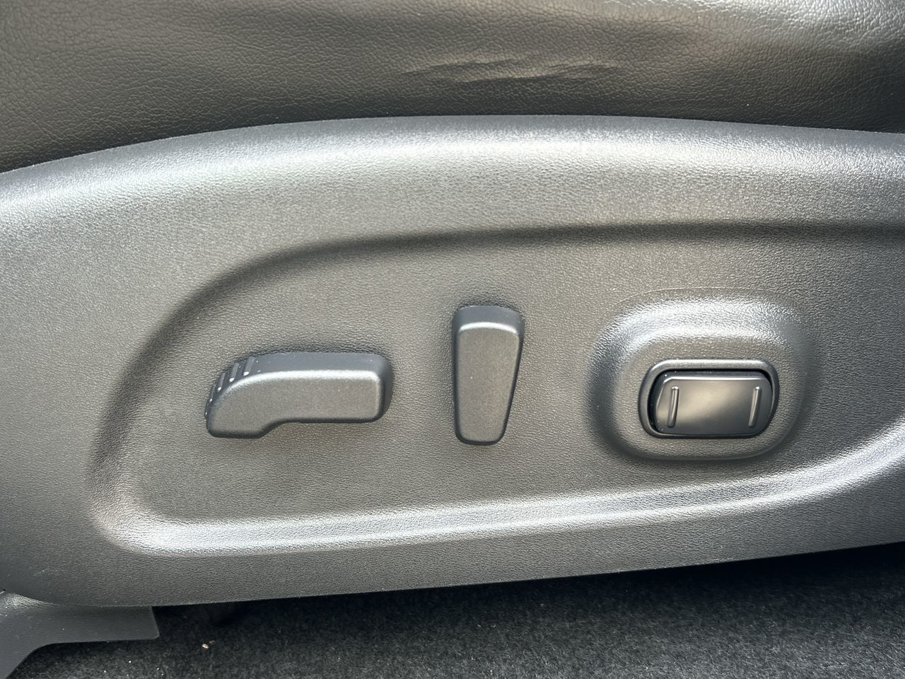 2014 Nissan PATHFINDER HYBRID in Vancouver, British Columbia