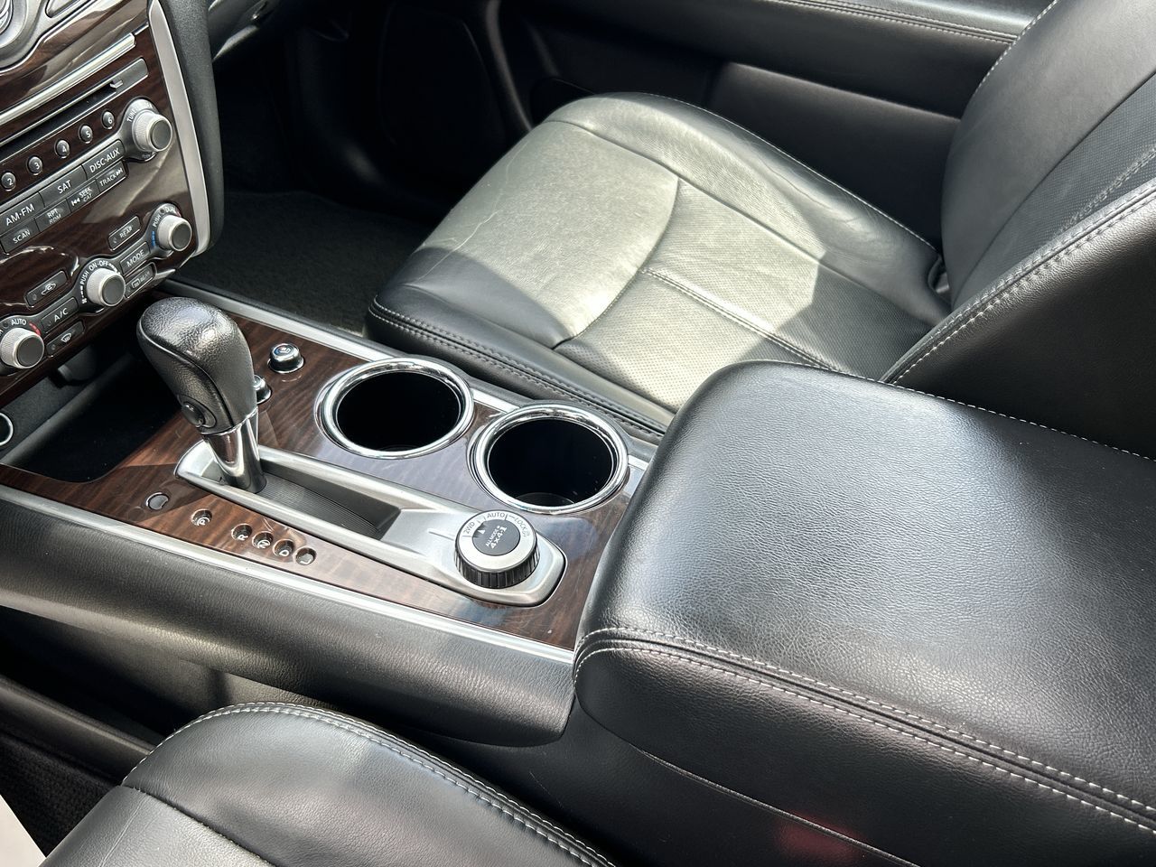 2014 Nissan PATHFINDER HYBRID in Vancouver, British Columbia