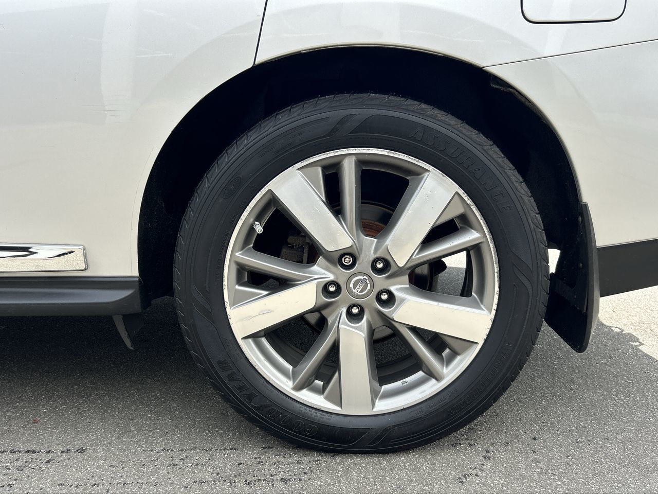 2014 Nissan PATHFINDER HYBRID in Vancouver, British Columbia