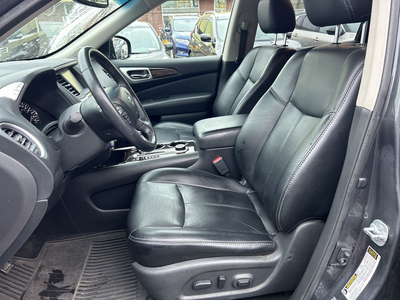 2014 Nissan Pathfinder in Vancouver, British Columbia