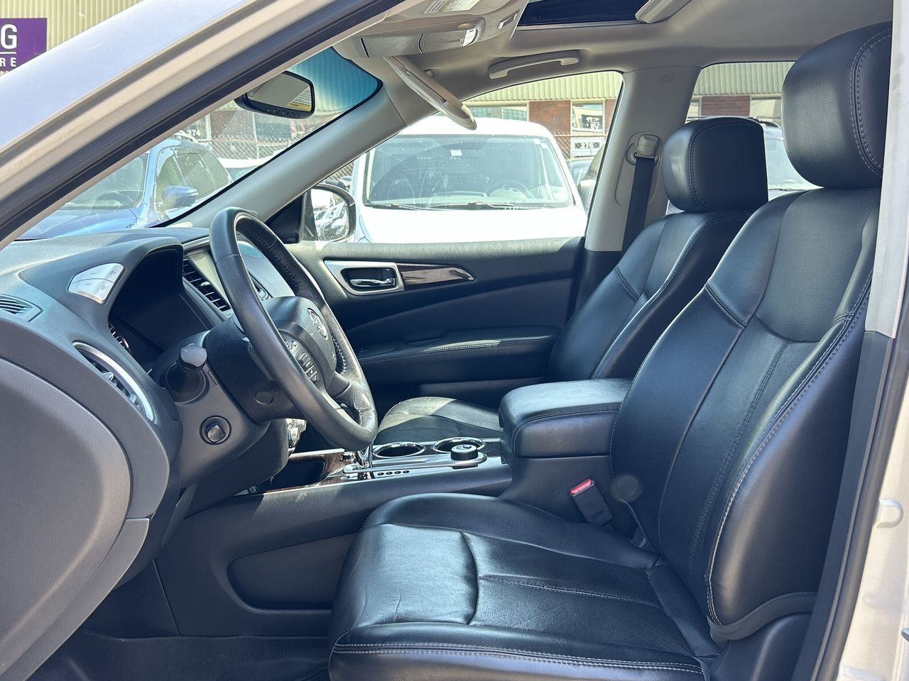 2015 Nissan Pathfinder in Vancouver, British Columbia