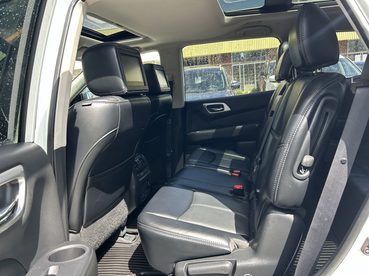 2017 Nissan Pathfinder in Vancouver, British Columbia