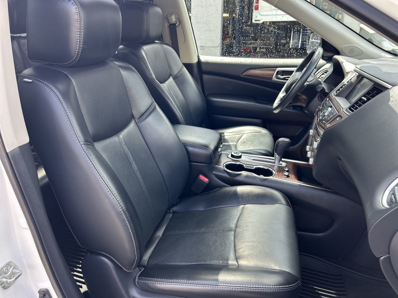 2017 Nissan Pathfinder in Vancouver, British Columbia