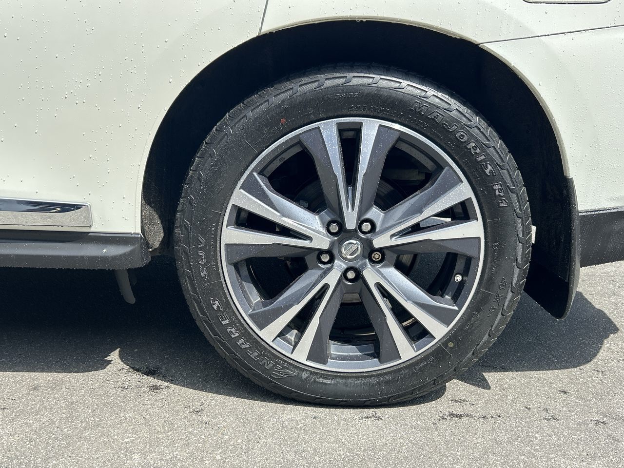 2017 Nissan Pathfinder in Vancouver, British Columbia