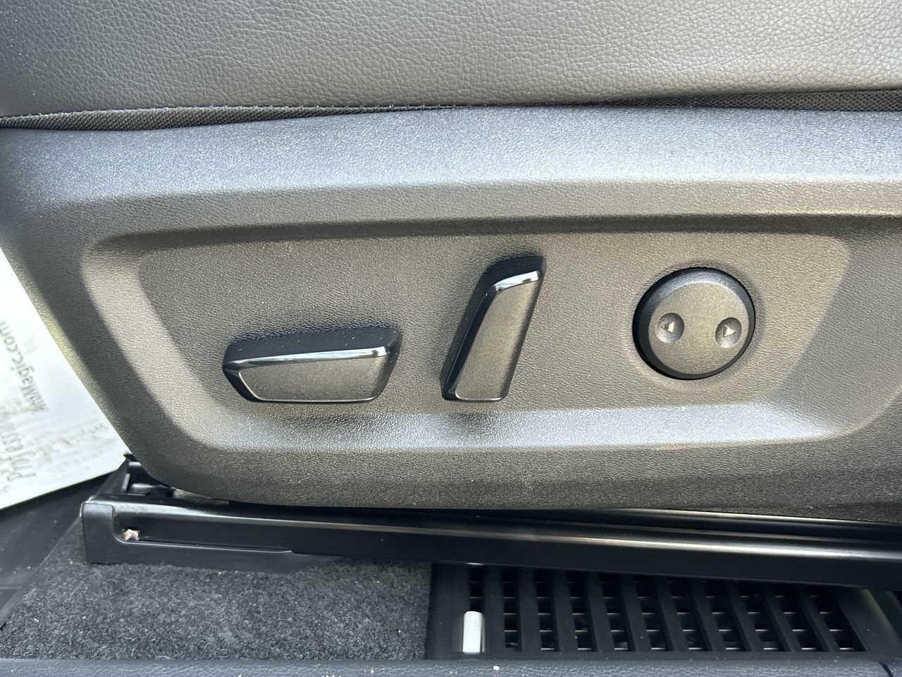 2023 Nissan Rogue in Vancouver, British Columbia