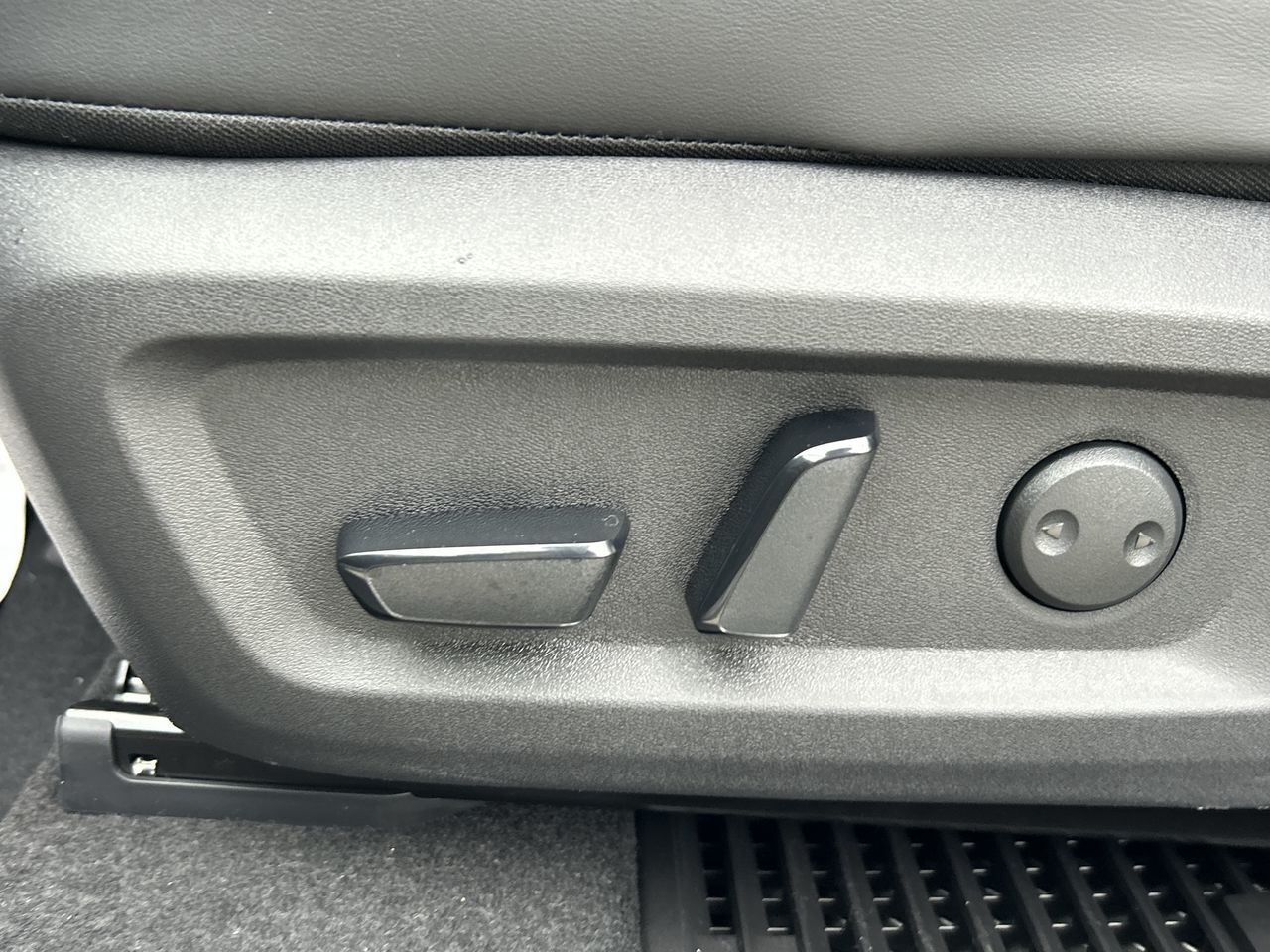 2025 Nissan Rogue in Vancouver, British Columbia