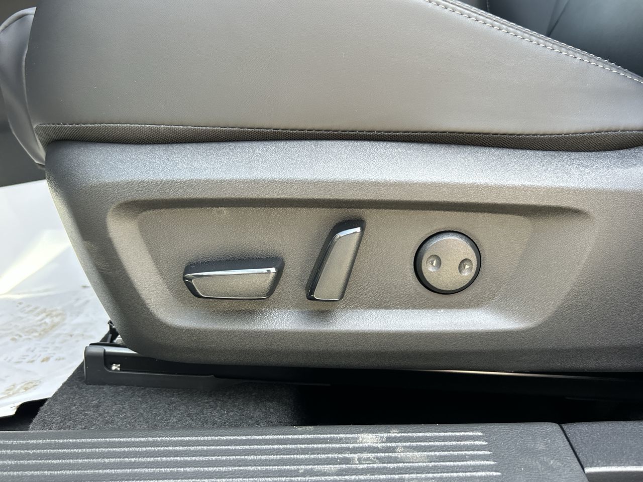2025 Nissan Rogue in Vancouver, British Columbia