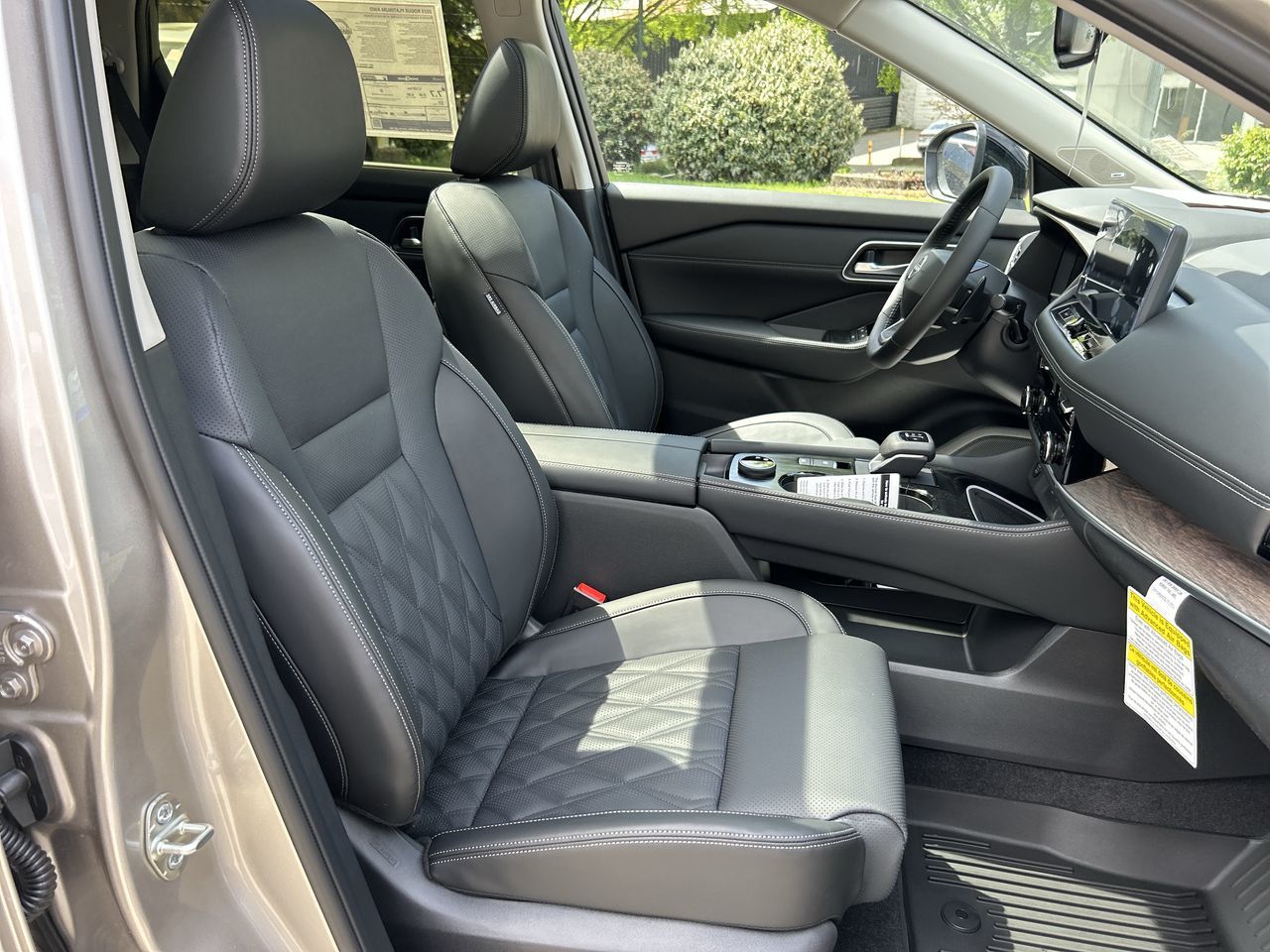 2025 Nissan Rogue in Vancouver, British Columbia