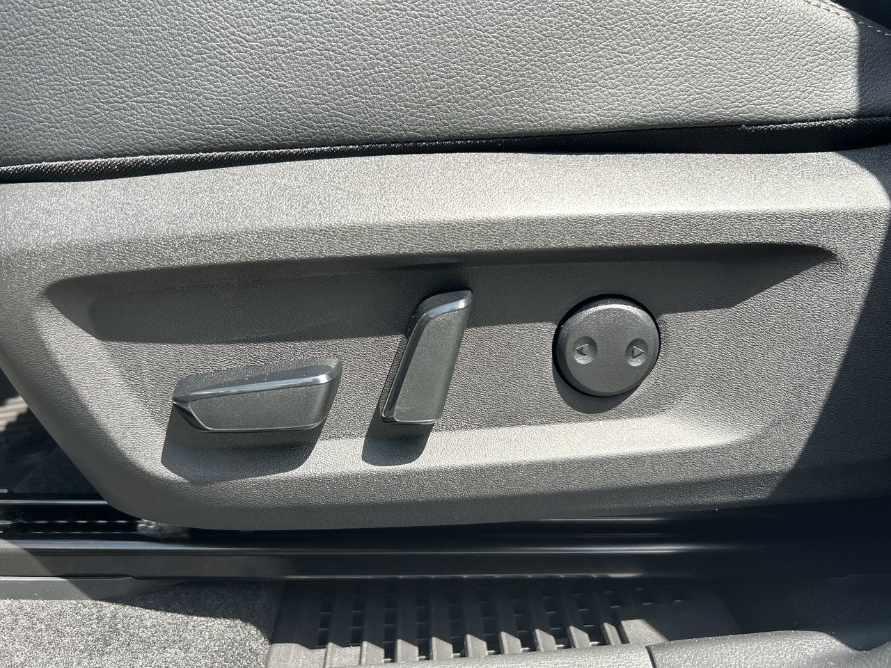 2025 Nissan Rogue in Vancouver, British Columbia