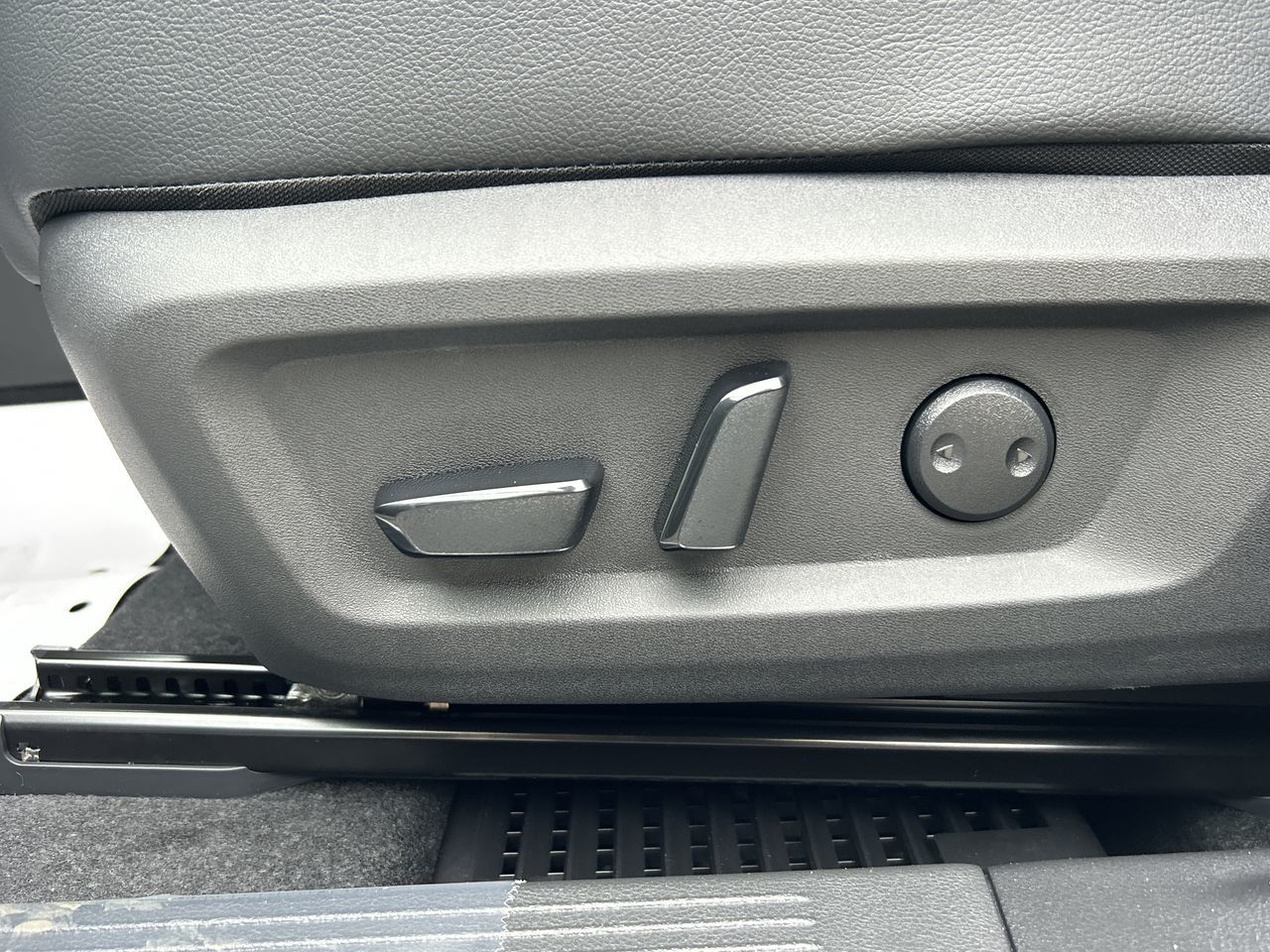 2025 Nissan Rogue in Vancouver, British Columbia