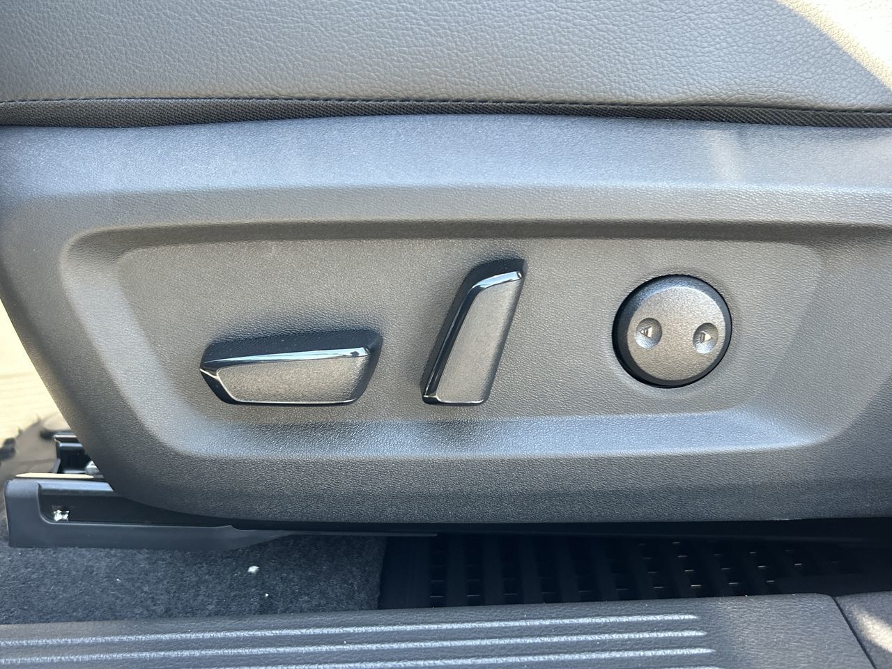 2025 Nissan Rogue in Vancouver, British Columbia