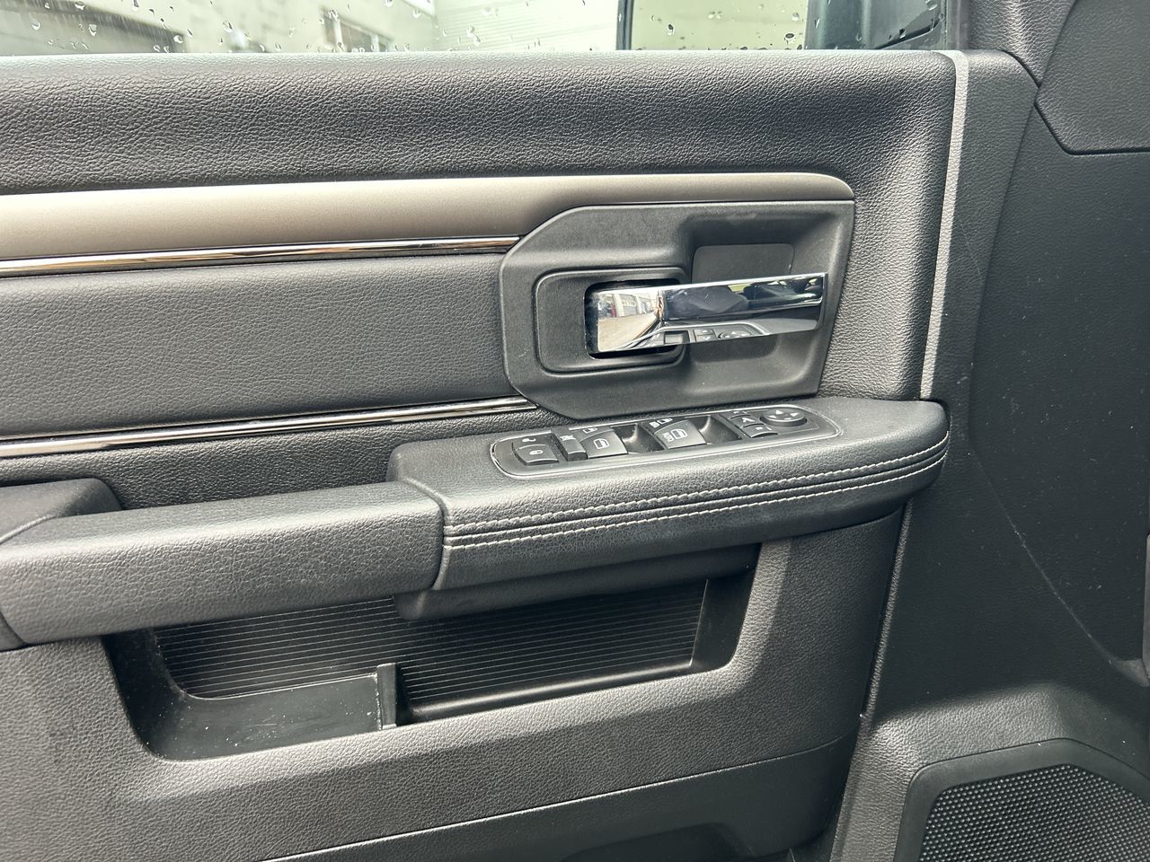 2017 Ram RAM 1500 Crew Cab 4x4 in Vancouver, British Columbia