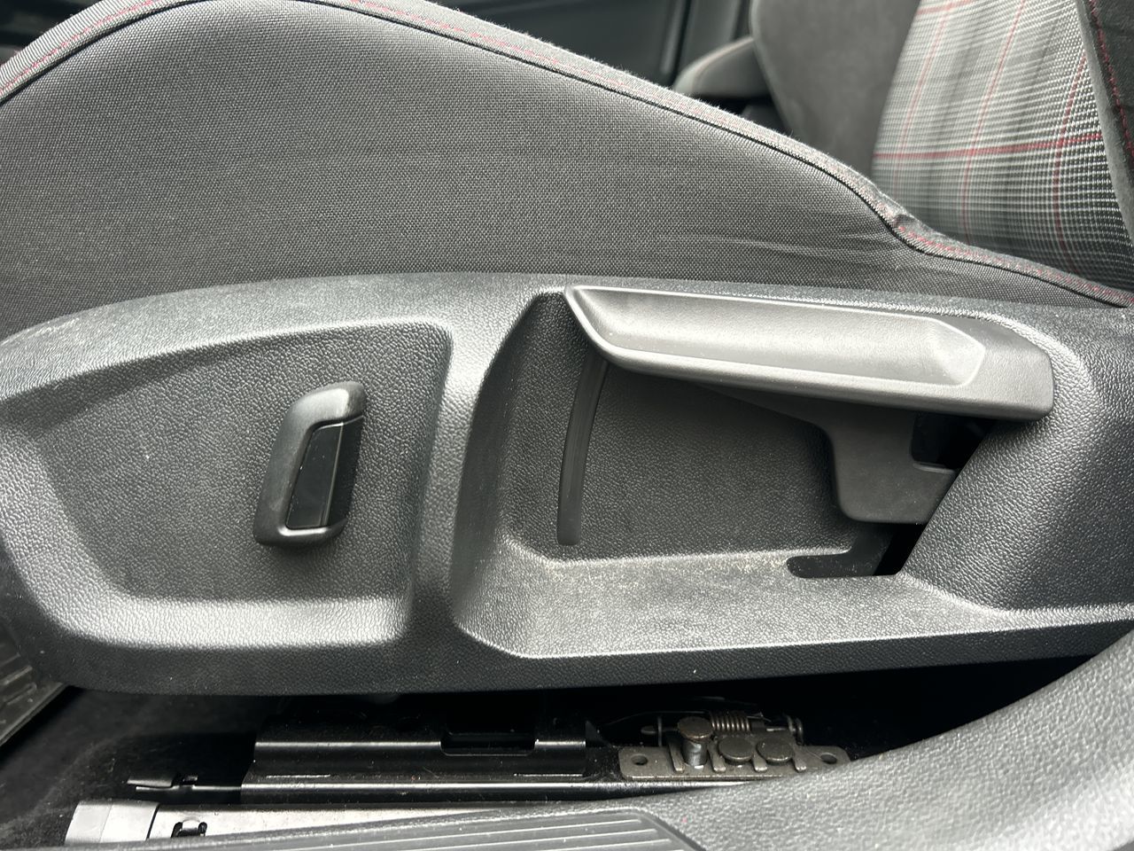 Volkswagen GTI  2022 à Vancouver, Colombie-Britannique