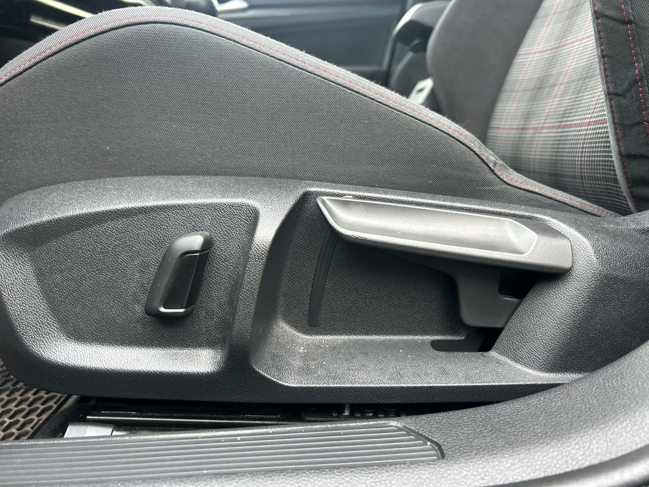 Volkswagen GTI  2023 à Vancouver, Colombie-Britannique