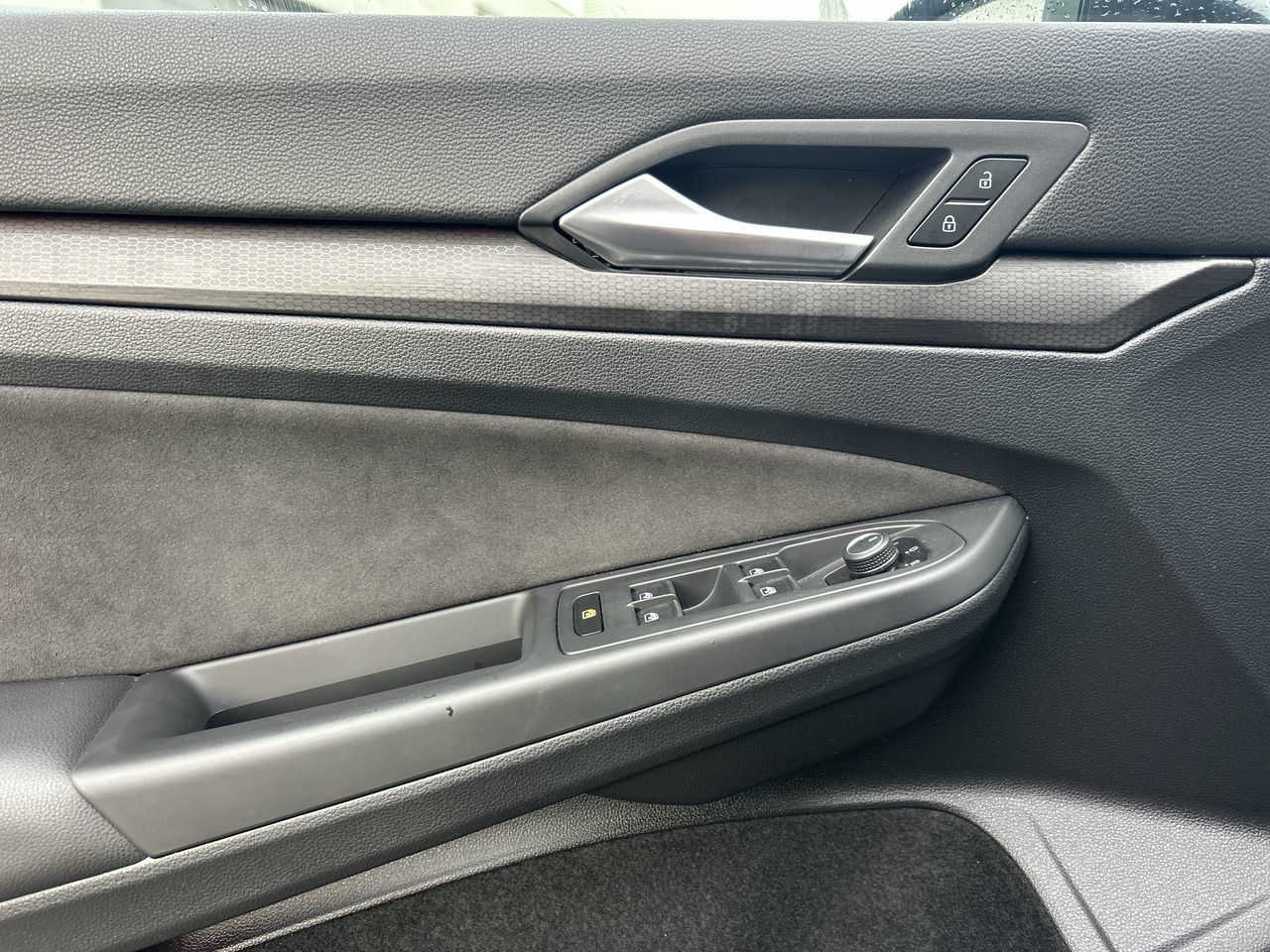 Volkswagen GTI  2023 à Vancouver, Colombie-Britannique