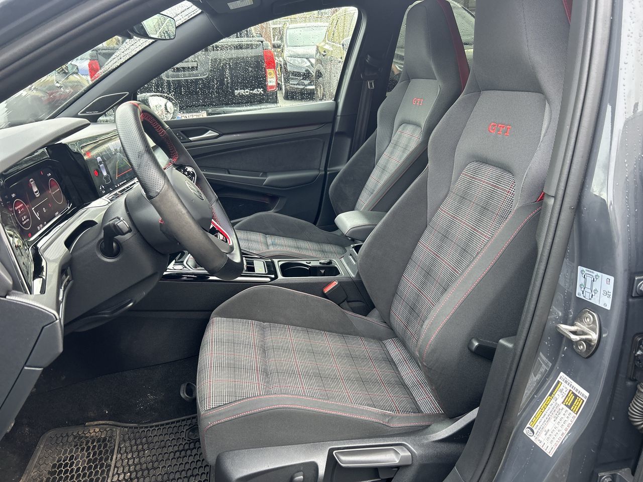 Volkswagen GTI  2023 à Vancouver, Colombie-Britannique