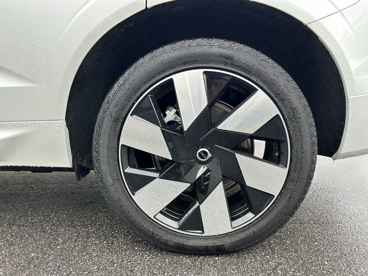 2025 Volvo XC60 Plug-In Hybrid