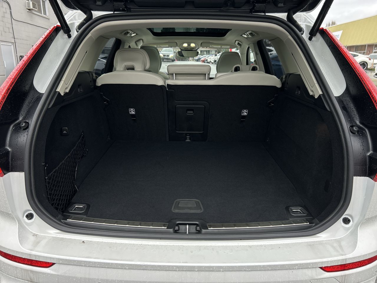 2025 Volvo XC60 Plug-In Hybrid