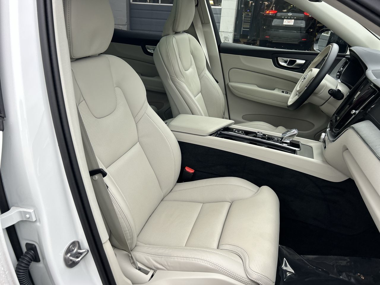 2025 Volvo XC60 Plug-In Hybrid