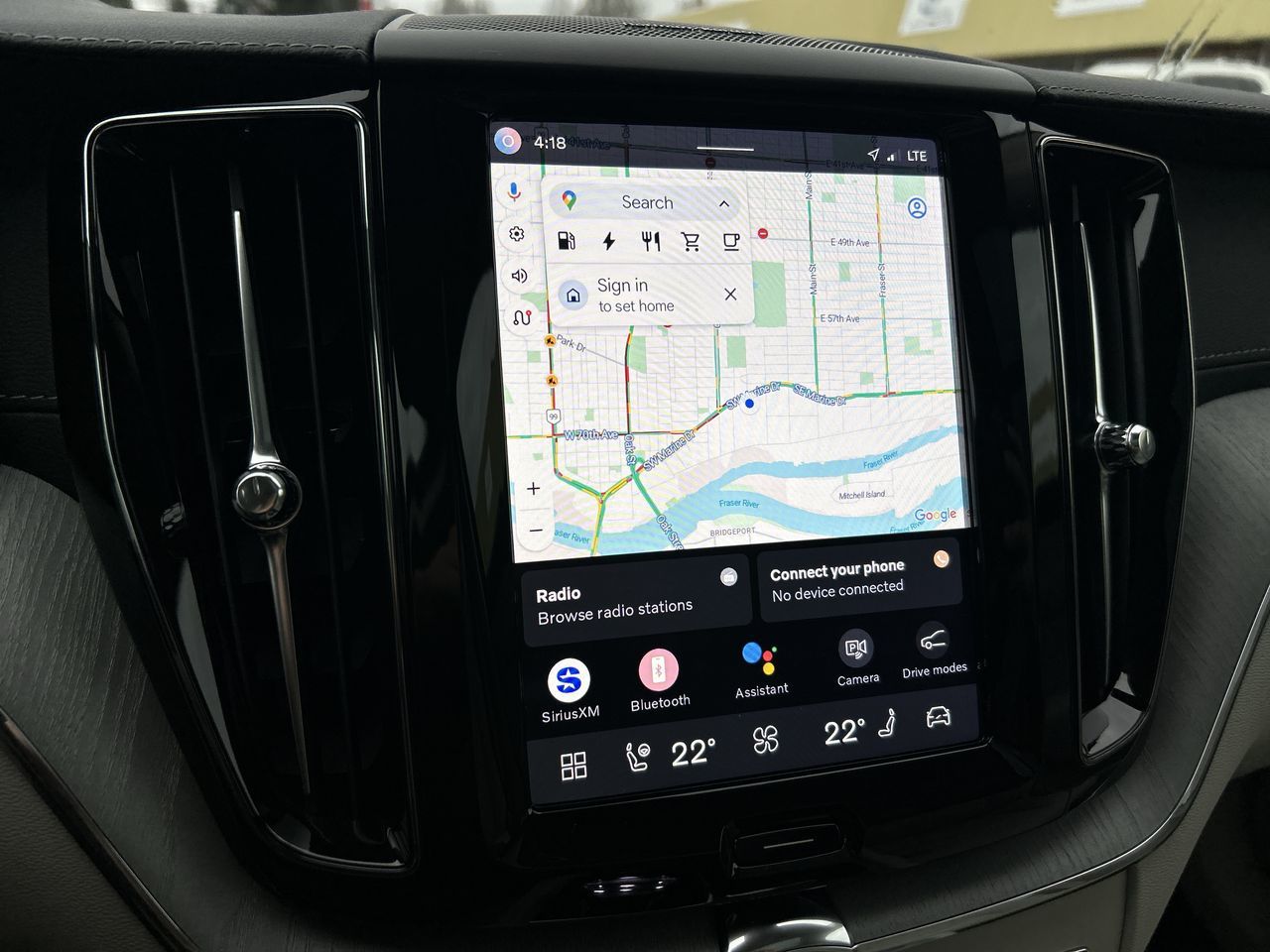 2025 Volvo XC60 Plug-In Hybrid