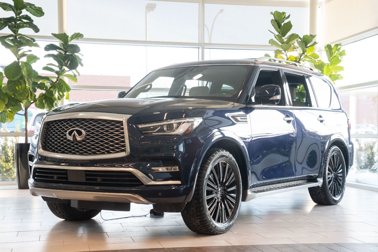 used-2019-infiniti-qx80-limited-for-sale-in-montreal-q190272