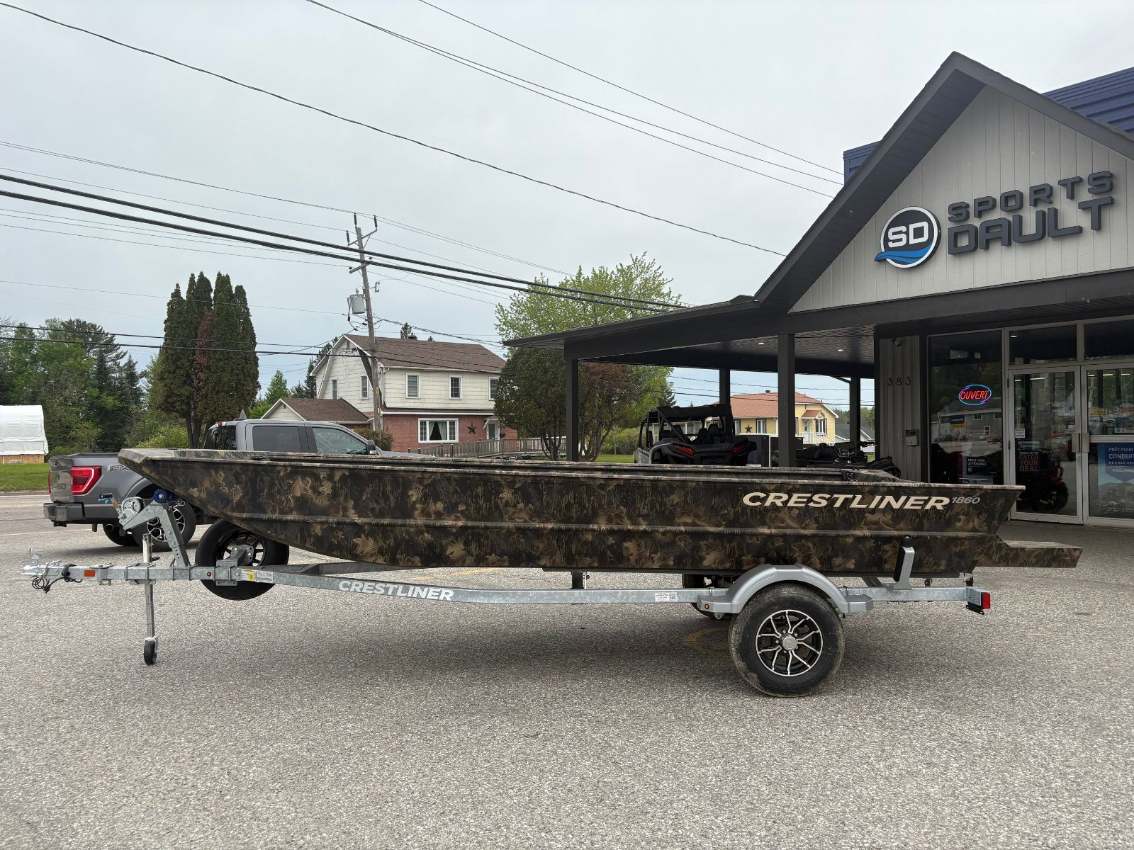 Crestliner 1860 Deluxe John Boat  2025