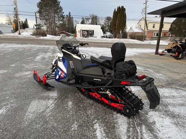 2023 Polaris Adventure prostar S4