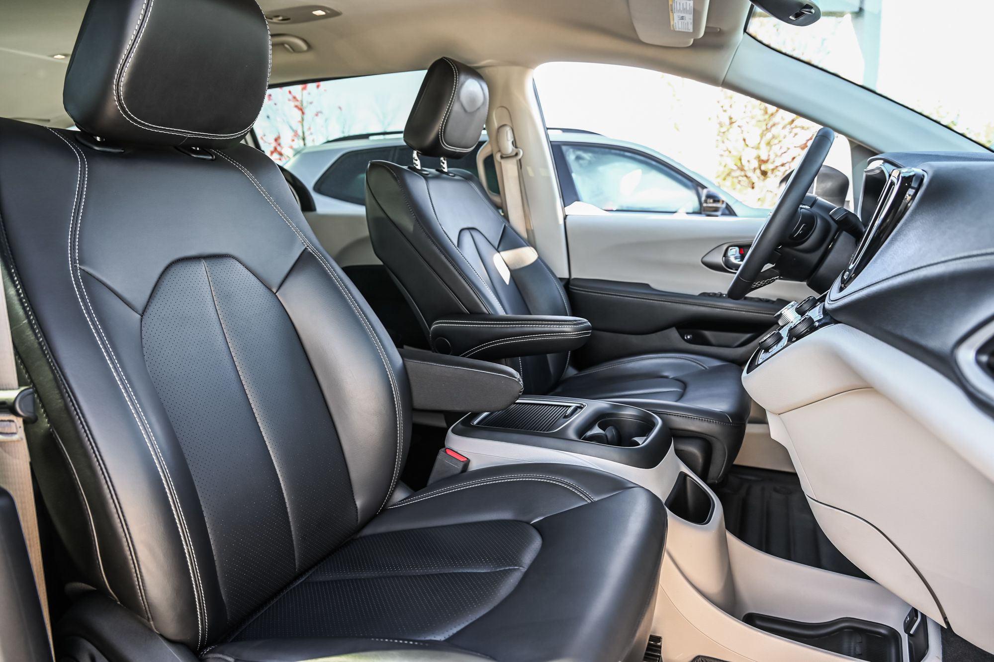 Chrysler Pacifica Hybrid  2023