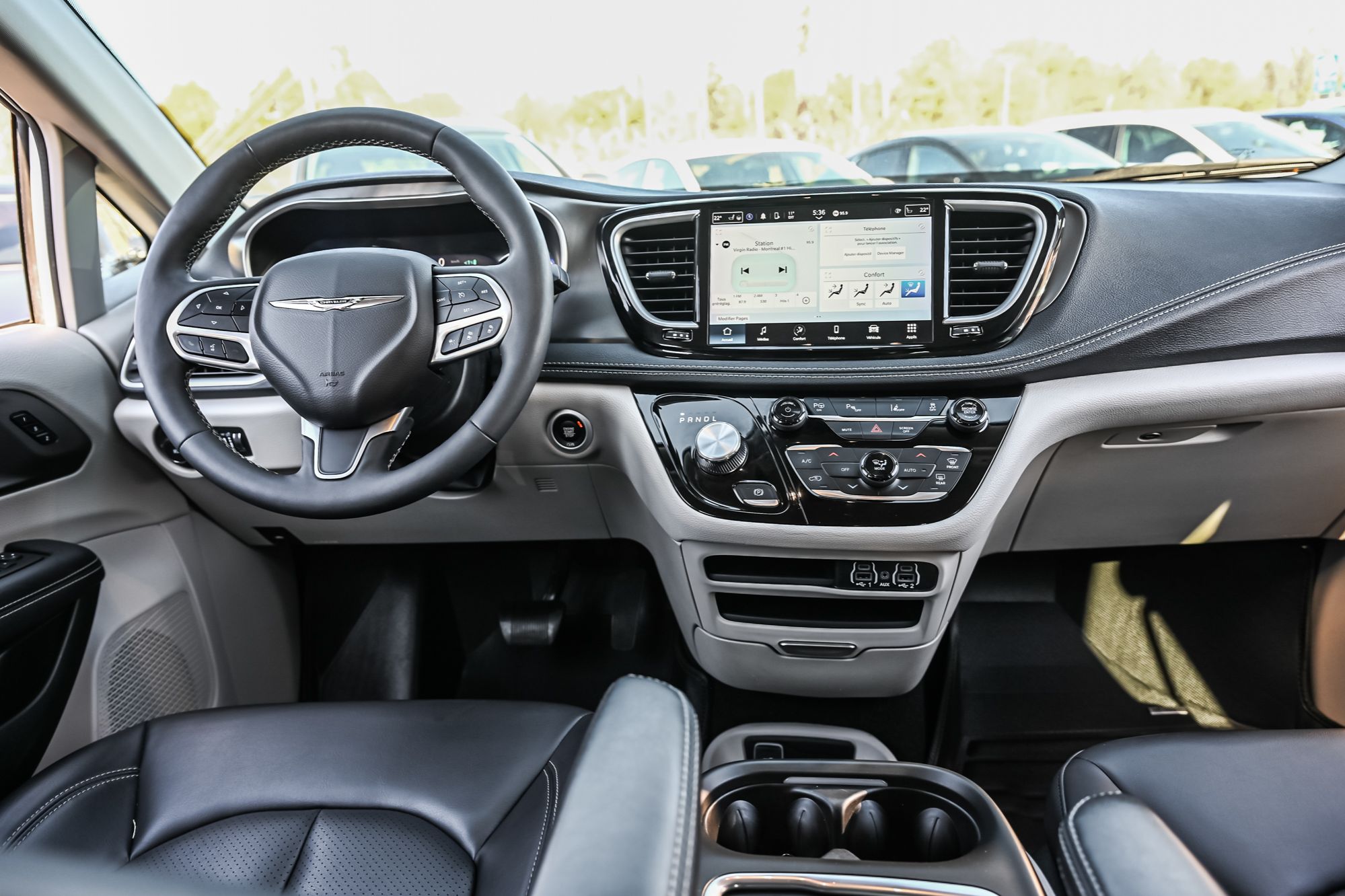 Chrysler Pacifica Hybrid  2023